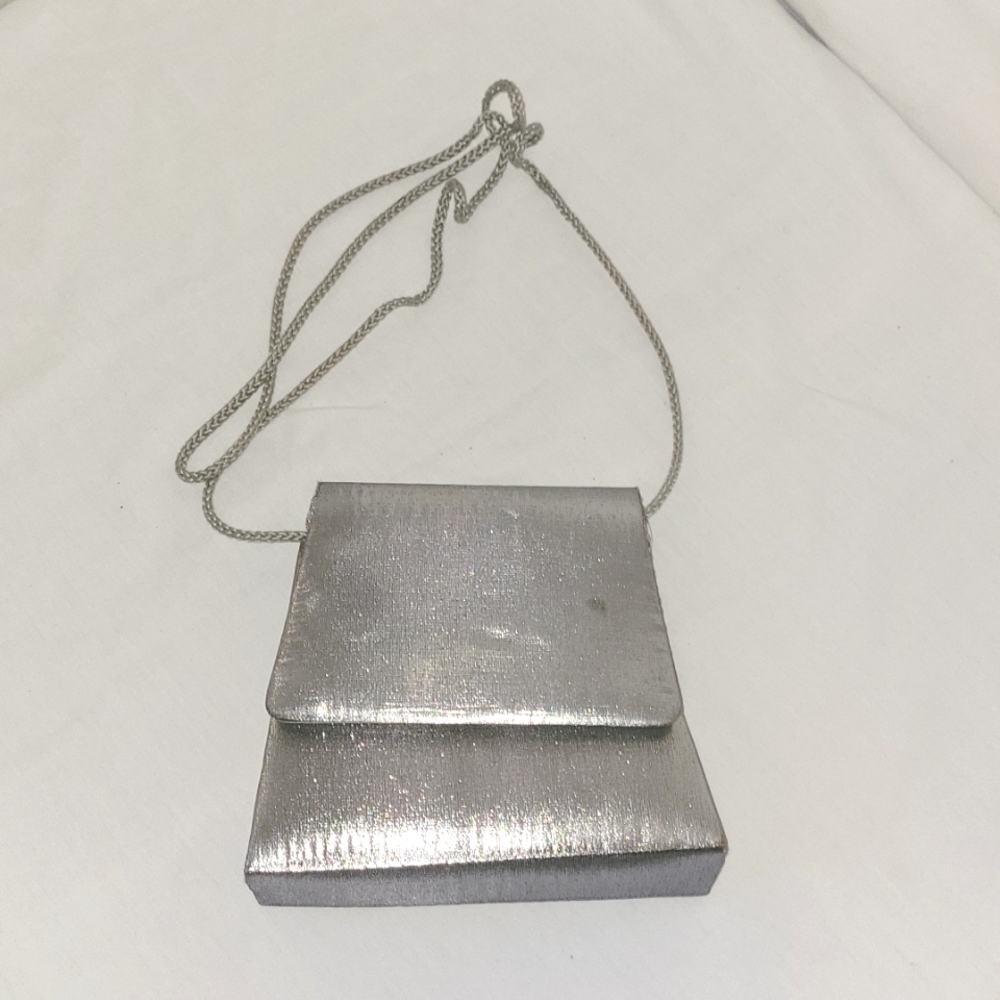 Silver mini Cross body 👜